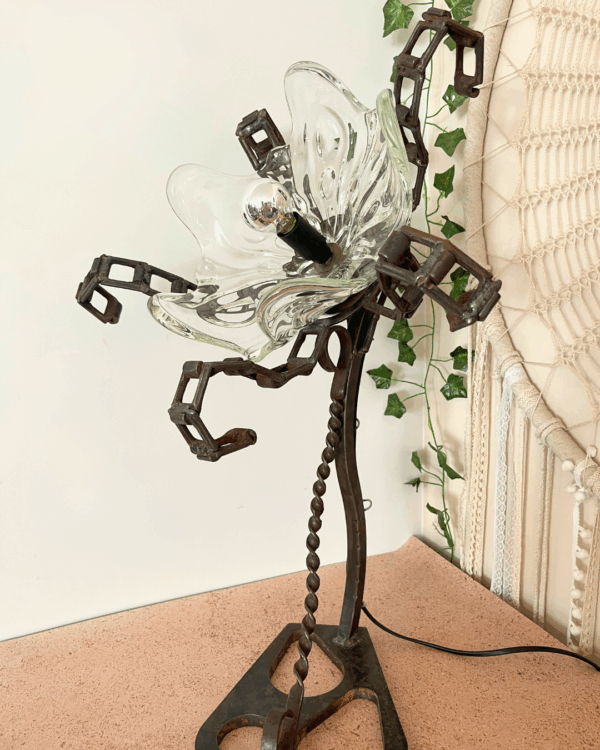 La Lampe Carnivore – Image 2